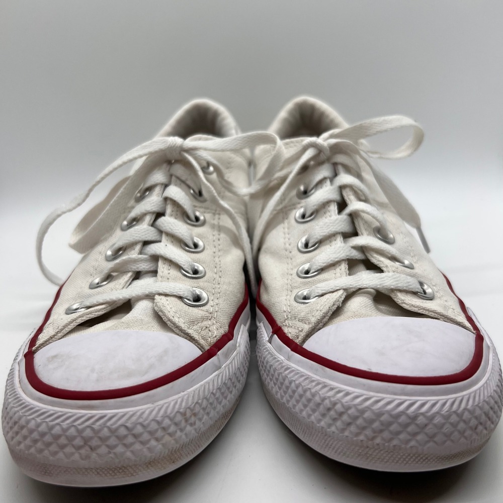 Converse Womesn White Low Top Chuck Taylor All Star | Size 8 - Picture 4 of 9